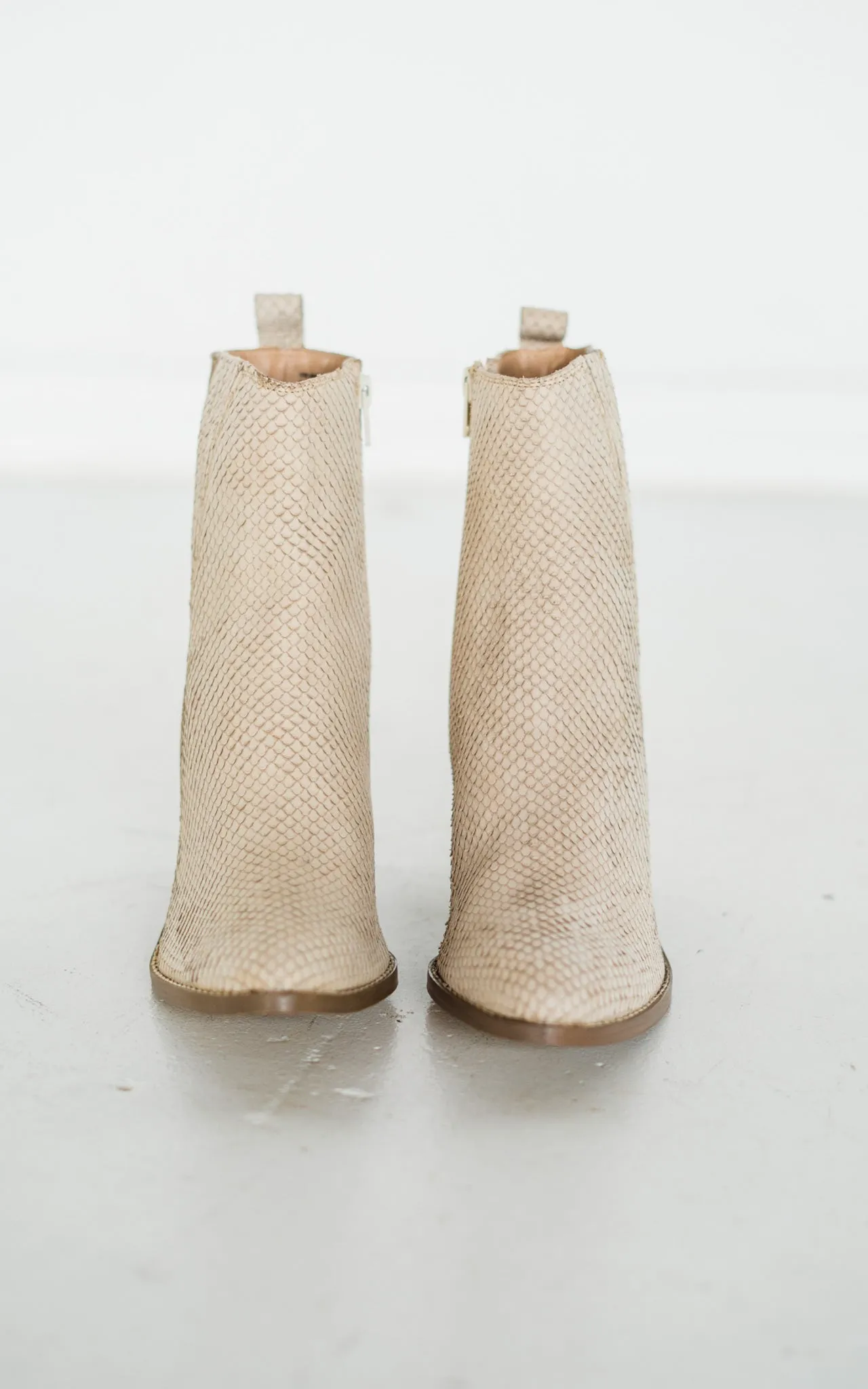ONLINE EXCLUSIVE Taris Ankle Boot in Cream