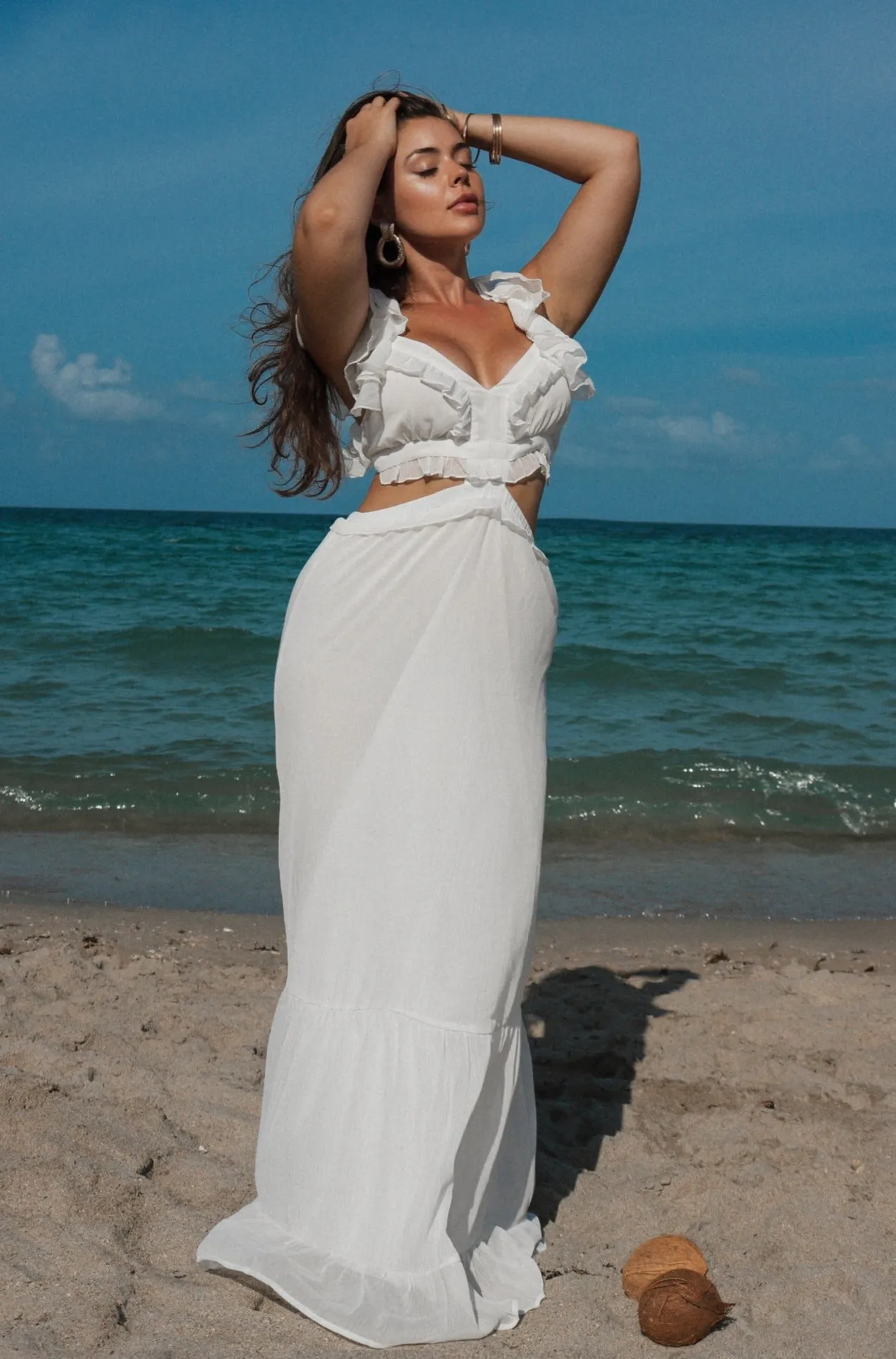 'Saint Mesa' Cut Out Ruffled Vacation Maxi Dress in White